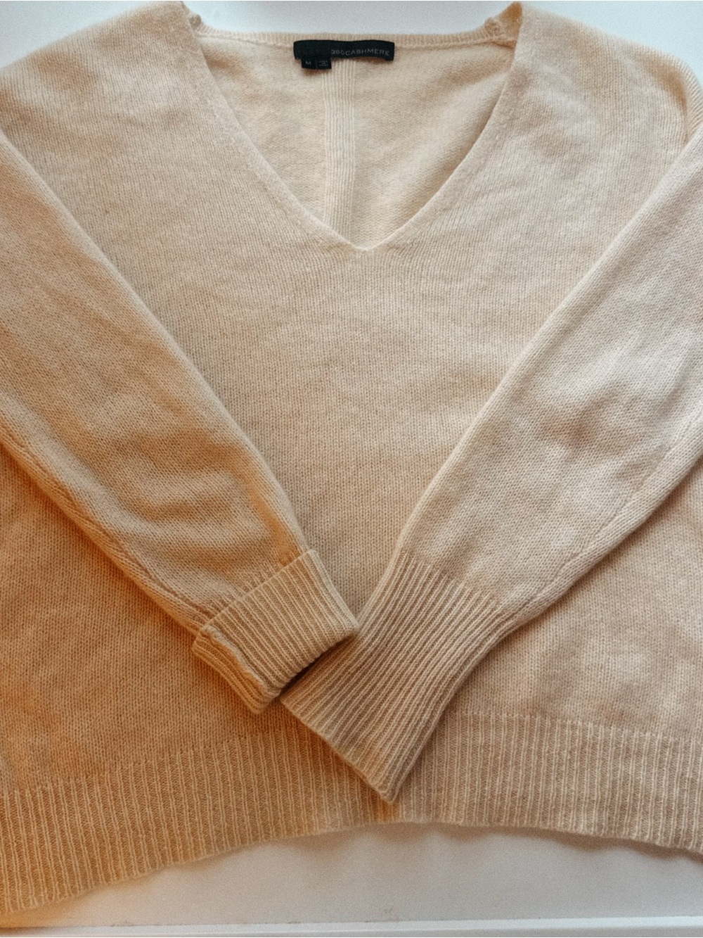 🍮 100% Cashmere • 360Cashmere • Dulce de Leche Cheesecake • Vanilla Cream V-Neck - Picture 2 of 11